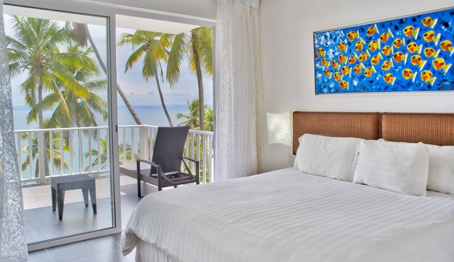 Exquisite Bayfront Condo w/WIFI and Private Beach