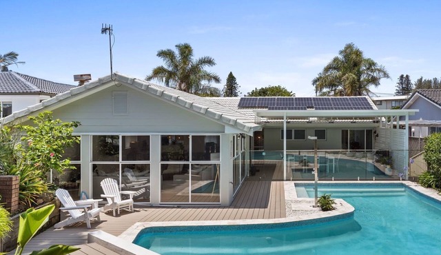 Exquisite Beachside Luxury Resort Style Pool