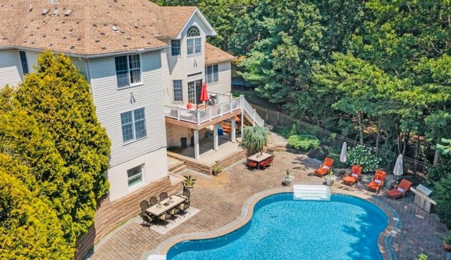 Exquisite Beachside Luxury Estate in Manasquan