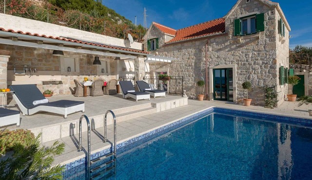 Exquisite Brac Villa | 3 Bedrooms | Villa Belle Murvica | Seaviews