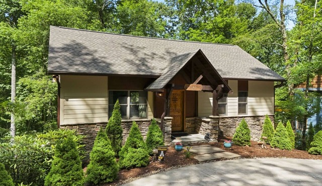 Exquisite Cabin convenient to Boone & Blowing Rock