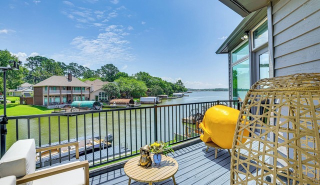 Exquisite Canal-Front Home: Access to Lake Conroe!