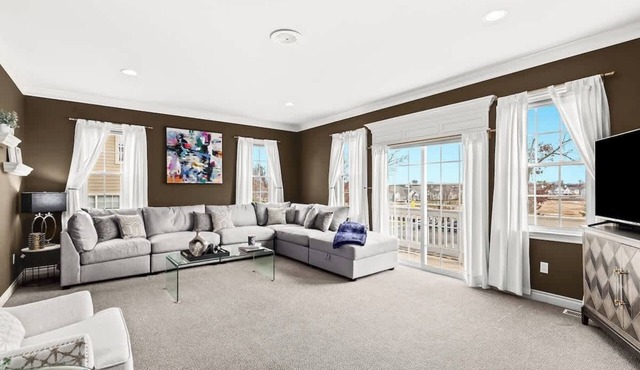Exquisite Condo in Howell