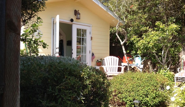 Exquisite Cottage, Private Gardens, Walk To Bay