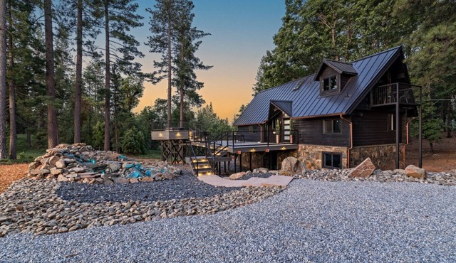 Exquisite Custom Country Home on National Forest