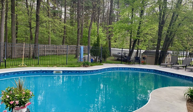 Exquisite Estate-Saratoga Springs Ny Home with a Pool and Hot Tub