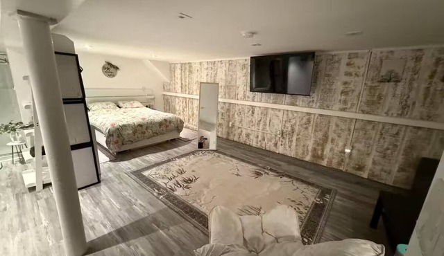 Exquisite fresh country space in walk out basement