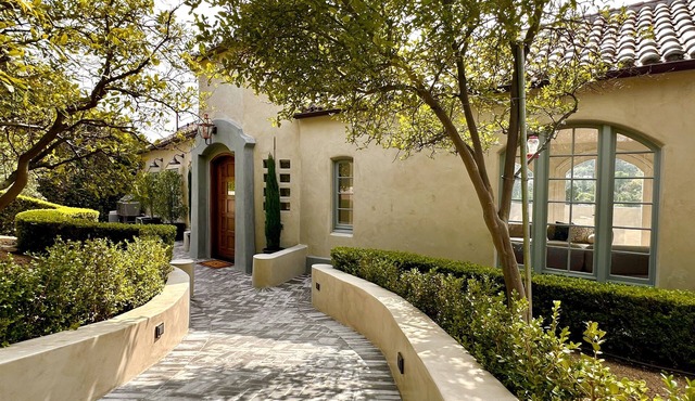 Exquisite Hollywood Hills Retreat