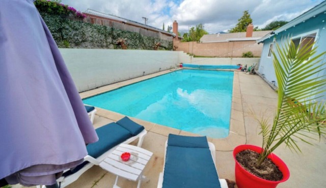 Exquisite Home with Pool, BBQ, Yoga Room & Gym