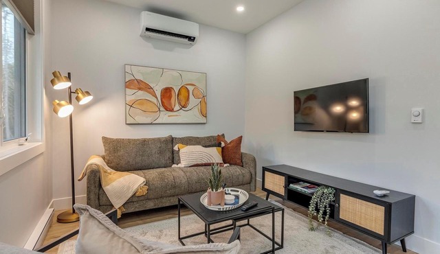 Exquisite Honeygold Apartment-2 Bedrooms