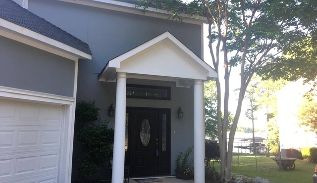 Exquisite Lakefront 2 story beautiful Benton house with patio!