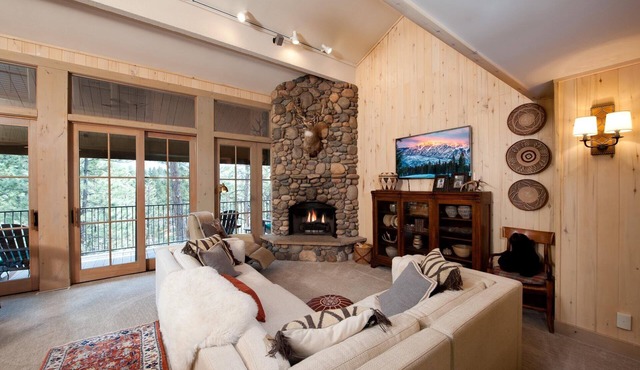 Exquisite Links and Mountain Retreat (#846) -Golf, Near Ski, AC/Pool/HotTub