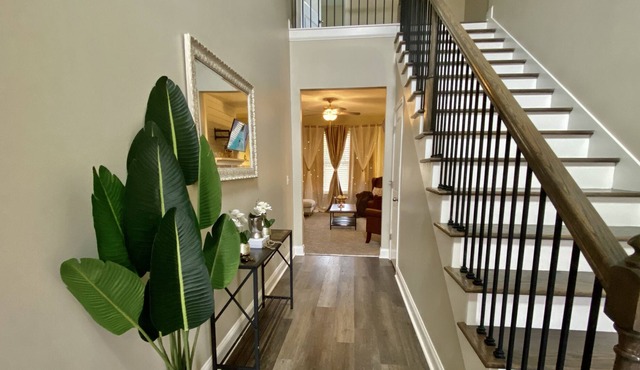 Exquisite New 4BR Home 29 min from Airport