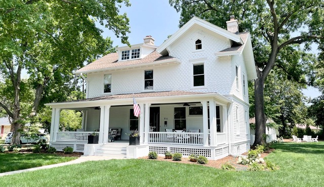 Exquisite Newly Renovated Historic Lake Country Home - Maison La Belle