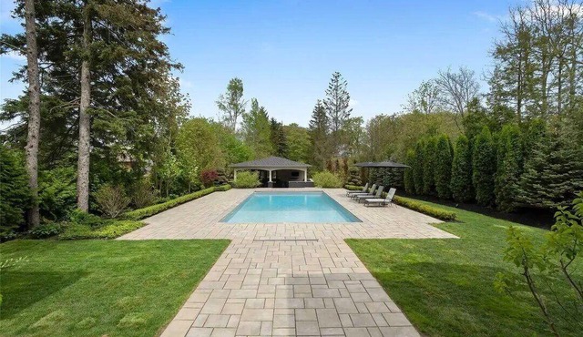 Exquisite private Villa just outside of the city.