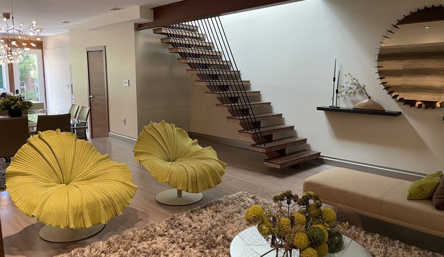 Exquisite Row house w/parking downtown, Logan circle