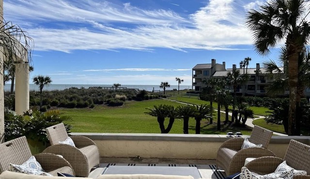 Exquisite three bedroom/first floor Windermere Condo