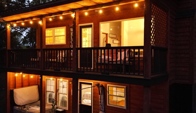 Exquisite views of Shawnee National Forest seen from a private, covered hot tub.