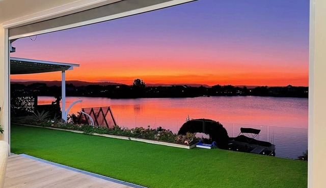 Exquisite Waterfront Estate: A Masterpiece of Luxury Living