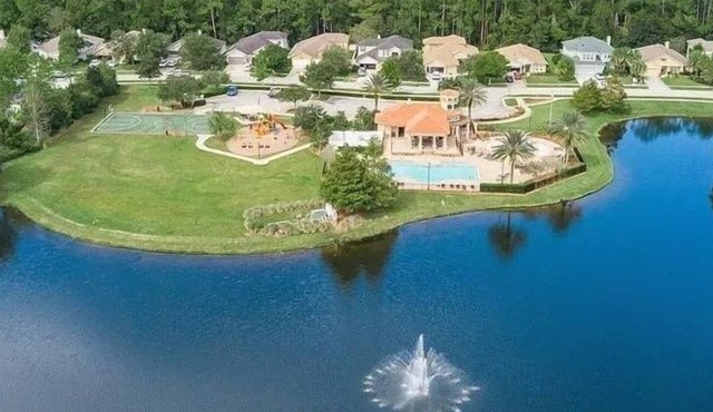 Exquisite Waterfront Retreat - Pet Friendly by RedAwning