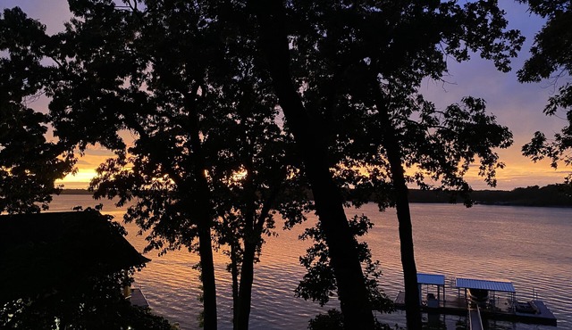Exquisite waterfront property on Honey Creek, Grove Ok