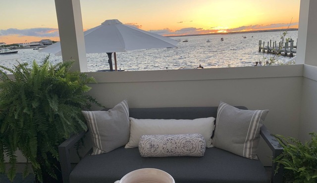 Exquisite yachts & sunsets, total elegance -2178718