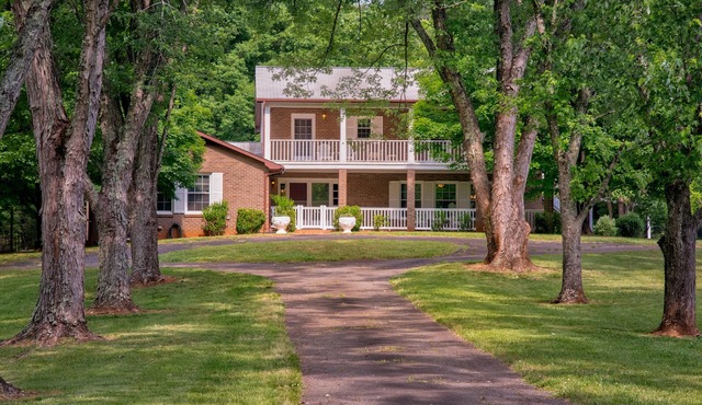 Extended family getaway, executive retreats, events
