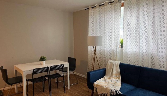 Extended Stay 2-bedroom full kitchen near MOA/Airport - Garden Level