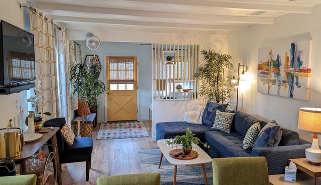 Extended Stay! 2 Bedroom/1 bath/Sleeps 6