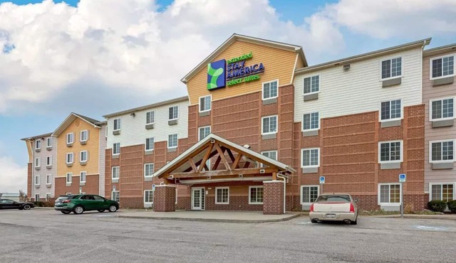 Extended Stay America Select Suites - Cleveland - Airport
