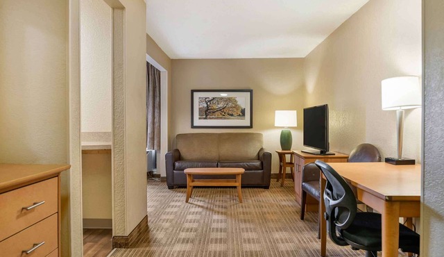Extended Stay America Select Suites Detroit Warren