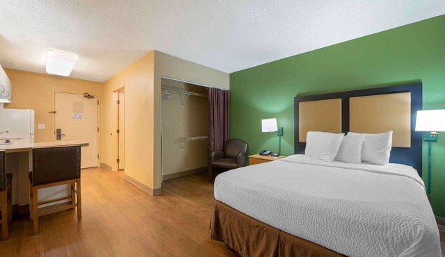 Extended Stay America Suites Chicago Schaumburg Conv Center