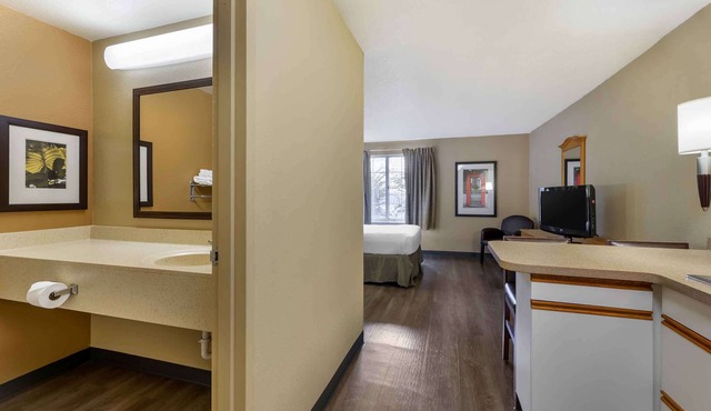 Extended Stay America Suites Cleveland Airport North Olmsted