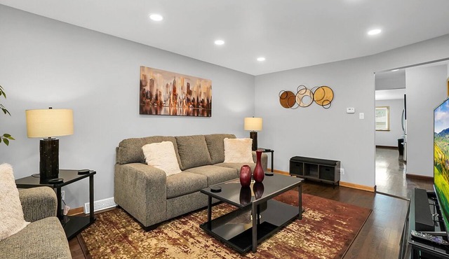 Extended Stay- Chicago FHS Rental - W 64th St