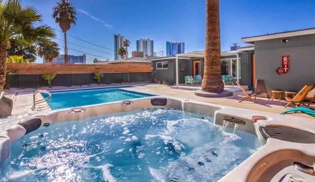 Extended Stay: DT Vegas Stunning Strip Views!