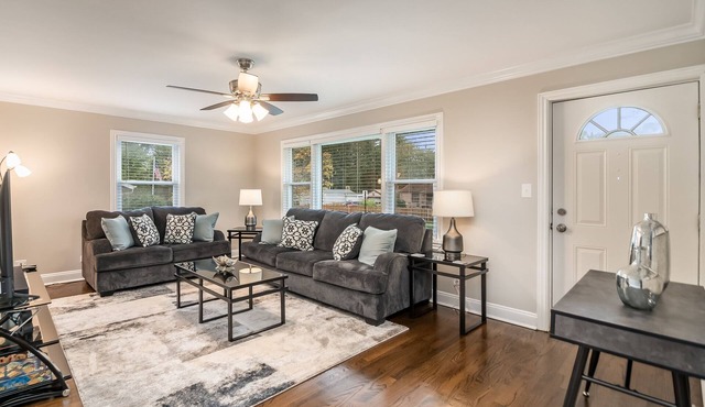 Extended Stay Elgin FHS Rental - Jay St