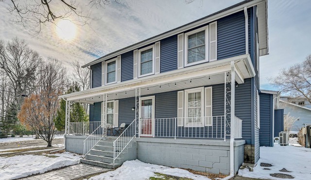 Extended Stay in South Haven! Pet-Friendly Home