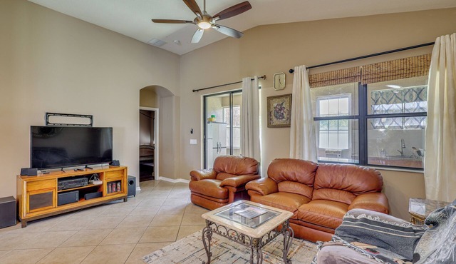 Extended Stay in Tampa Area! Spacious Home w/Yard
