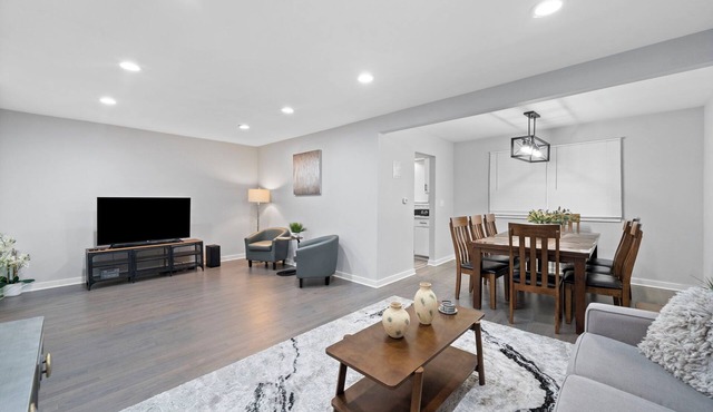 Extended Stay Lombard Rental - Central Ave