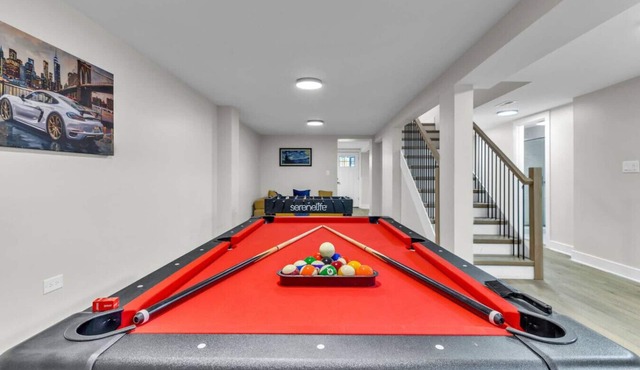 Extended Stay Maywood 4BR Home w/Pool Table