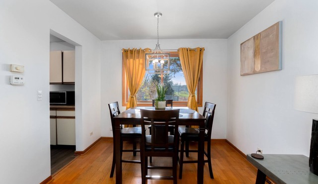 Extended Stay Naperville FHS Rental - Knoll Dr