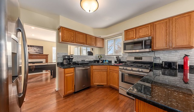 Extended Stay Naperville FHS Rental - Skylane Dr