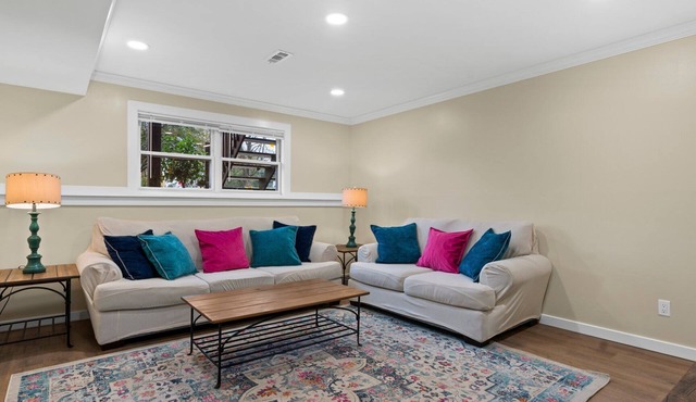 Extended Stay - Park Place #4 - Stylish, Comfort, & Convenience, Just Like Home