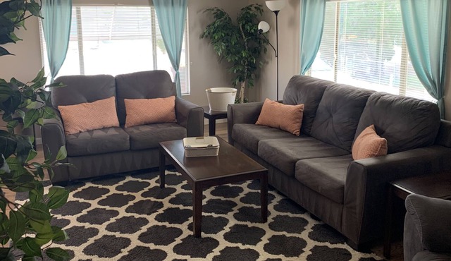 Extended/Vacation Stay at Our Cozy and Comfy Home