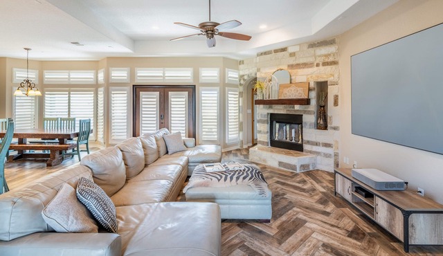 Extensive Home 5BR 2.5BA - Large pool