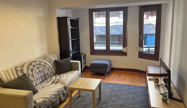 Exterior apartment in San Sebastian Gros, 2 bedrooms with balcony. ESS01243