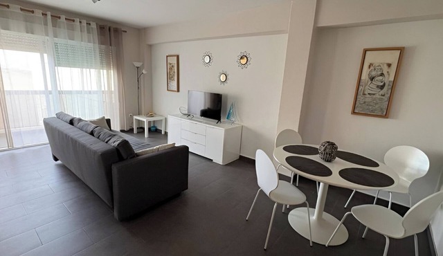 Exterior apartment five minutes from the beach and 15 minutes from Valencia.