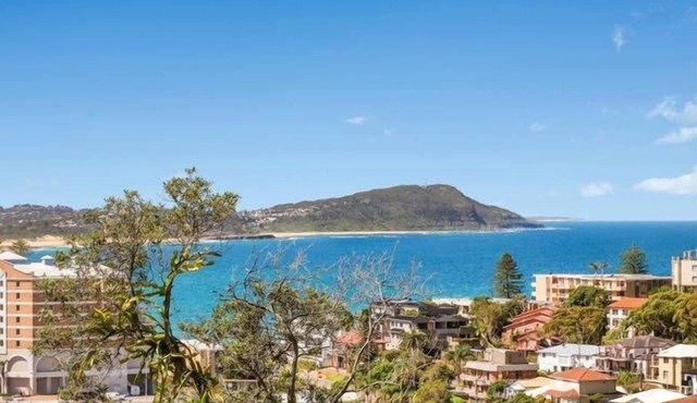 Extra large family home Amazing views of Terrigal beach