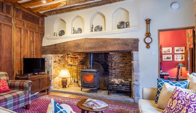 Extraordinary 15th Century timber framed cottage in famous Medieval village - The Tryst