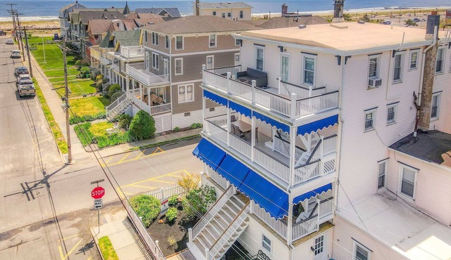 EXTRAORDINARY 9 Bedroom Vacation Home - 1 block to the Beach